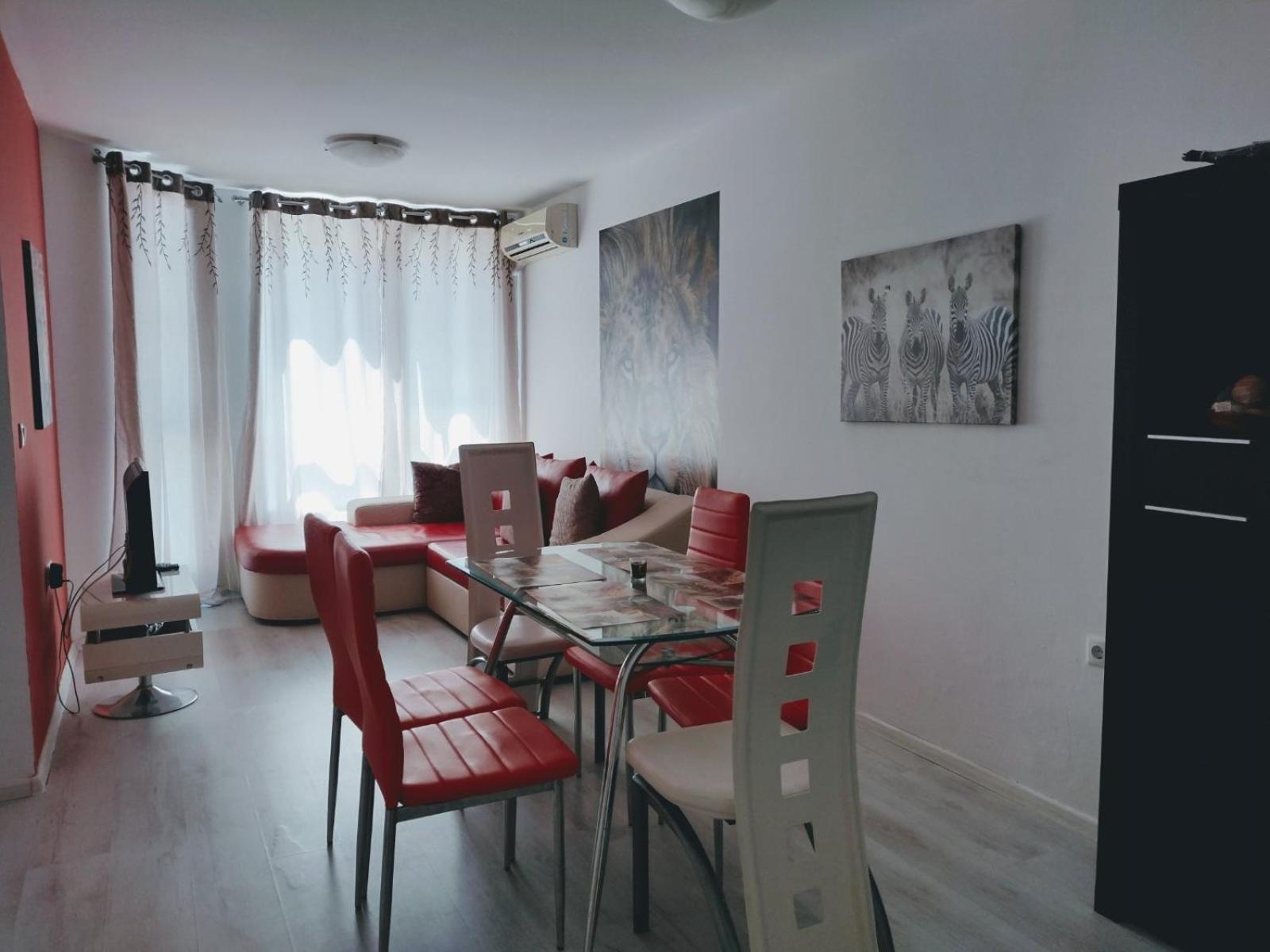 Private Apartment With Parking And Pool 巴尔奇克 外观 照片