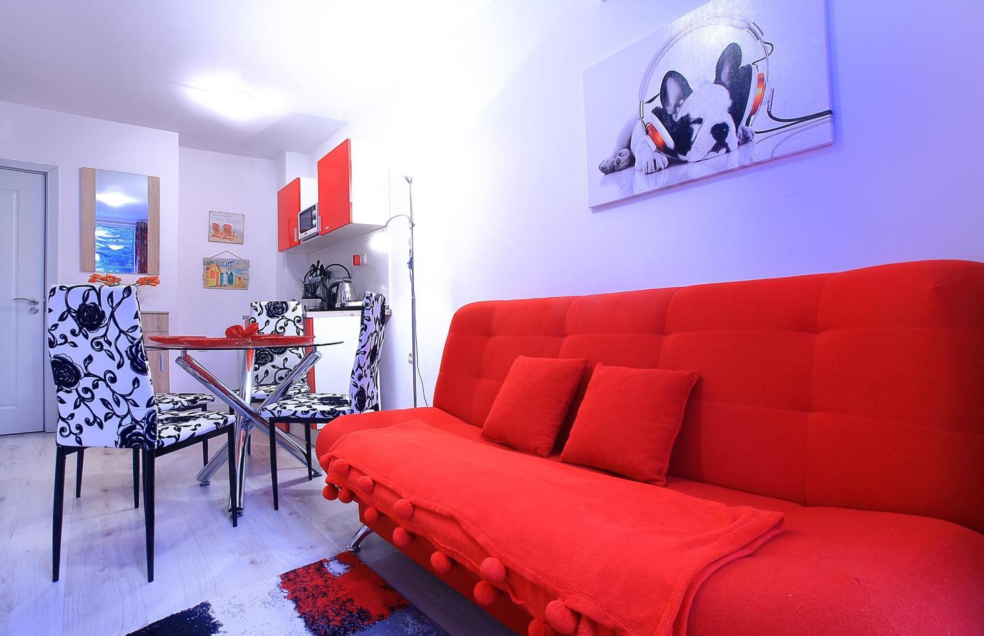 Private Apartment With Parking And Pool 巴尔奇克 外观 照片