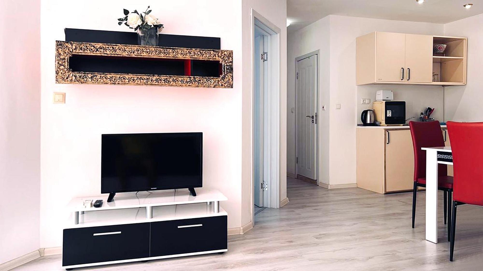 Private Apartment With Parking And Pool 巴尔奇克 外观 照片