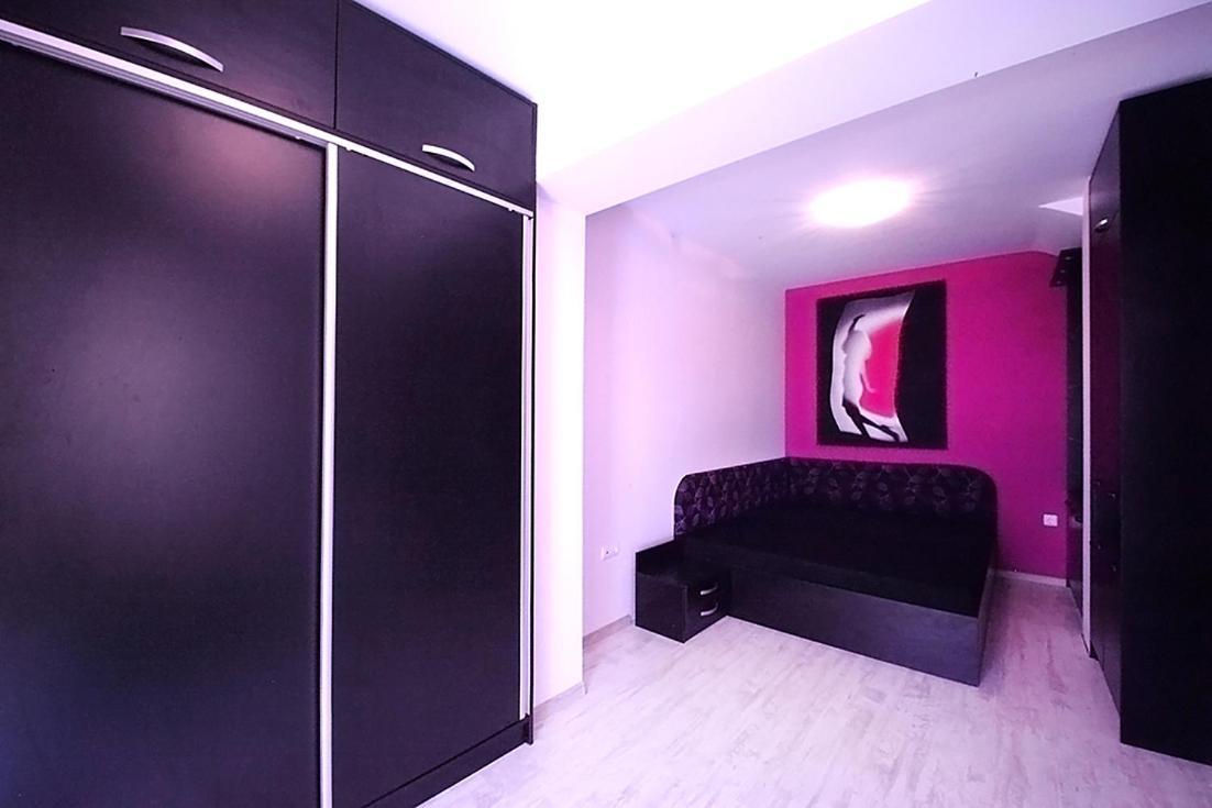 Private Apartment With Parking And Pool 巴尔奇克 外观 照片