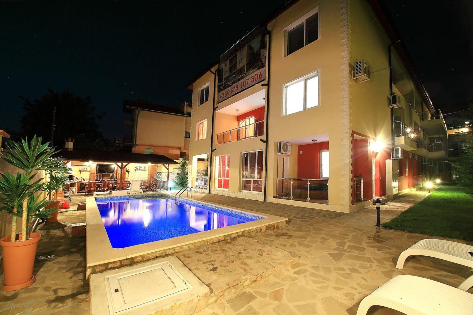 Private Apartment With Parking And Pool 巴尔奇克 外观 照片