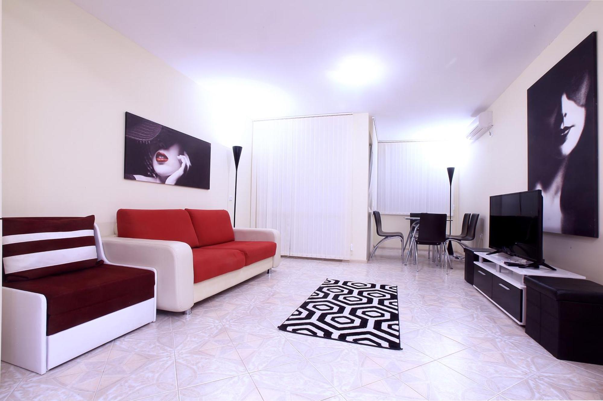 Private Apartment With Parking And Pool 巴尔奇克 外观 照片