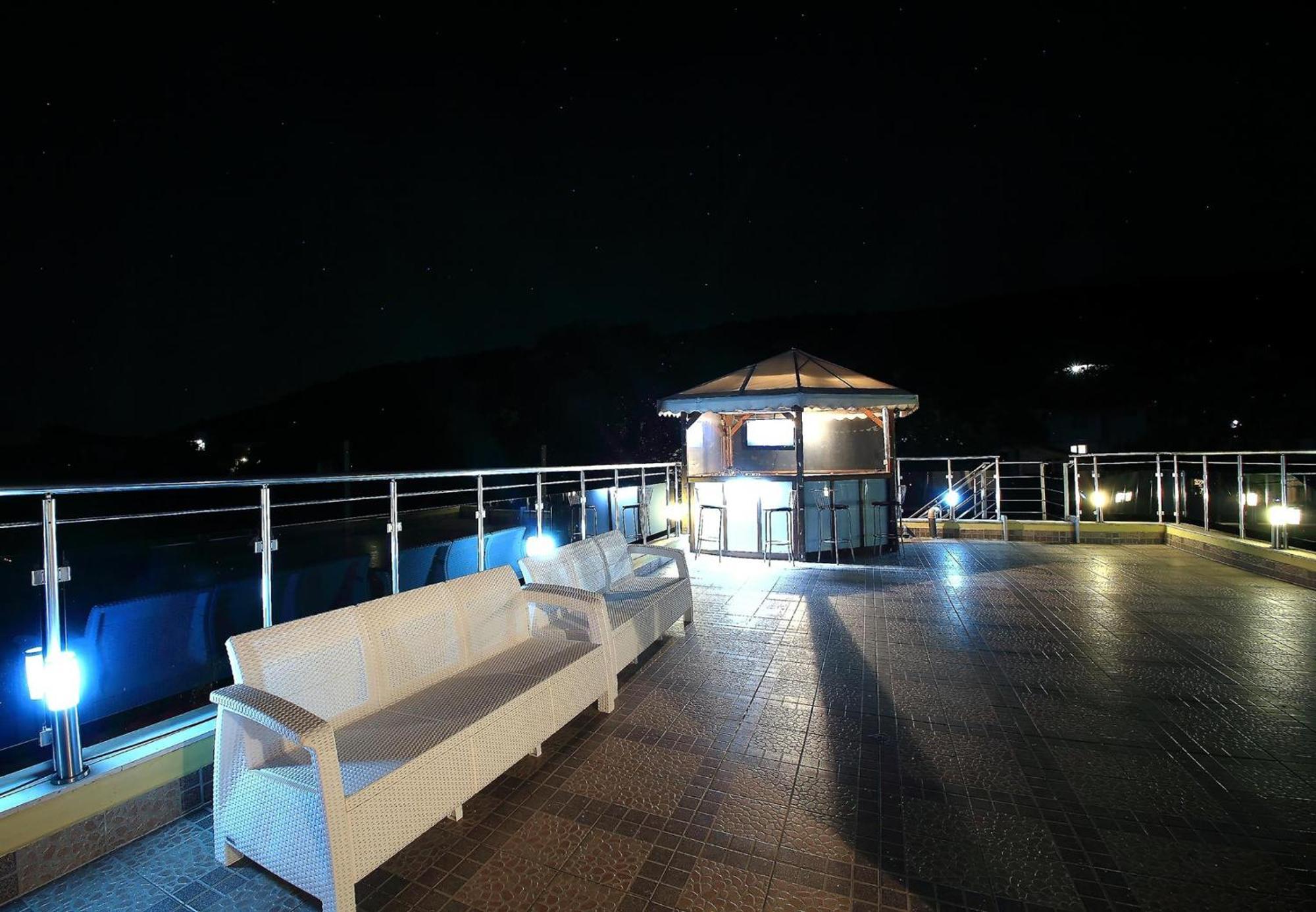Private Apartment With Parking And Pool 巴尔奇克 外观 照片